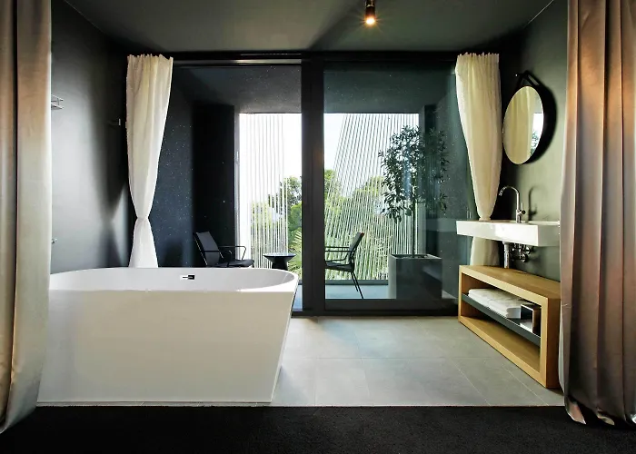 Lifestyle Vitar - Adults Only 4*